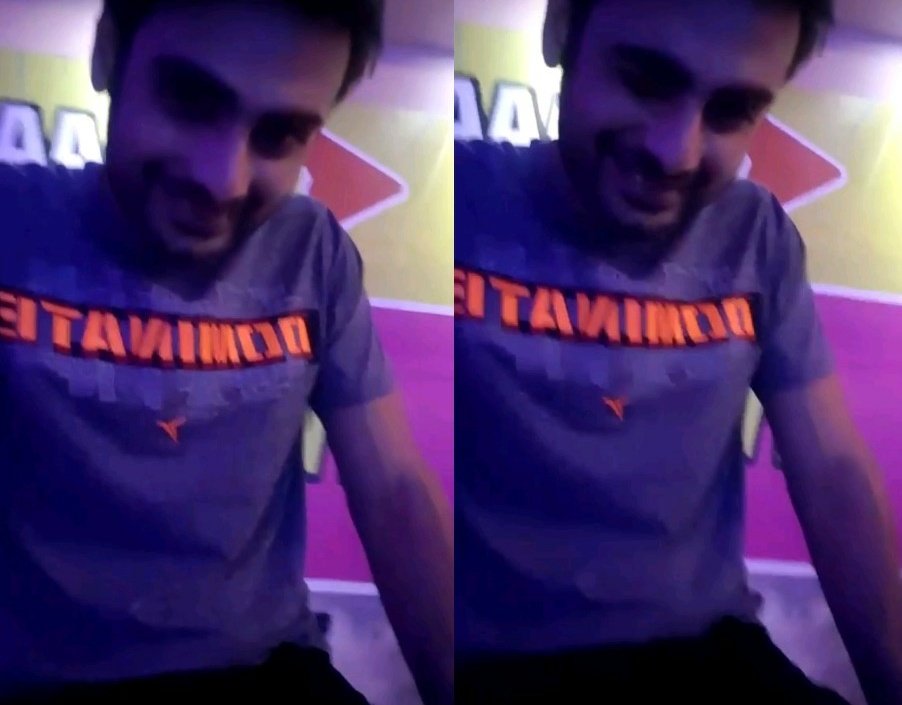 preefanatica's tweet photo. "@jessicakaur27: I miss him.. 🙈😭
Yeh toh jaise gayab hi ho gaya hai.. 😭
#VarunKapoor https://t.co/B3eZmHLa9B" Cutie pieeee.....