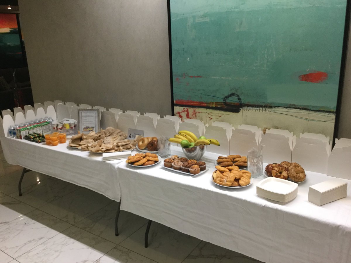 AveryRowApts's tweet photo. Breakfast on the Go was a success! #breakfast, #onthego #fruits #bagels #danishes #muffins #arlington #averyrow #VA #DC #bozzuto https://t.co/JjNVBkAeae