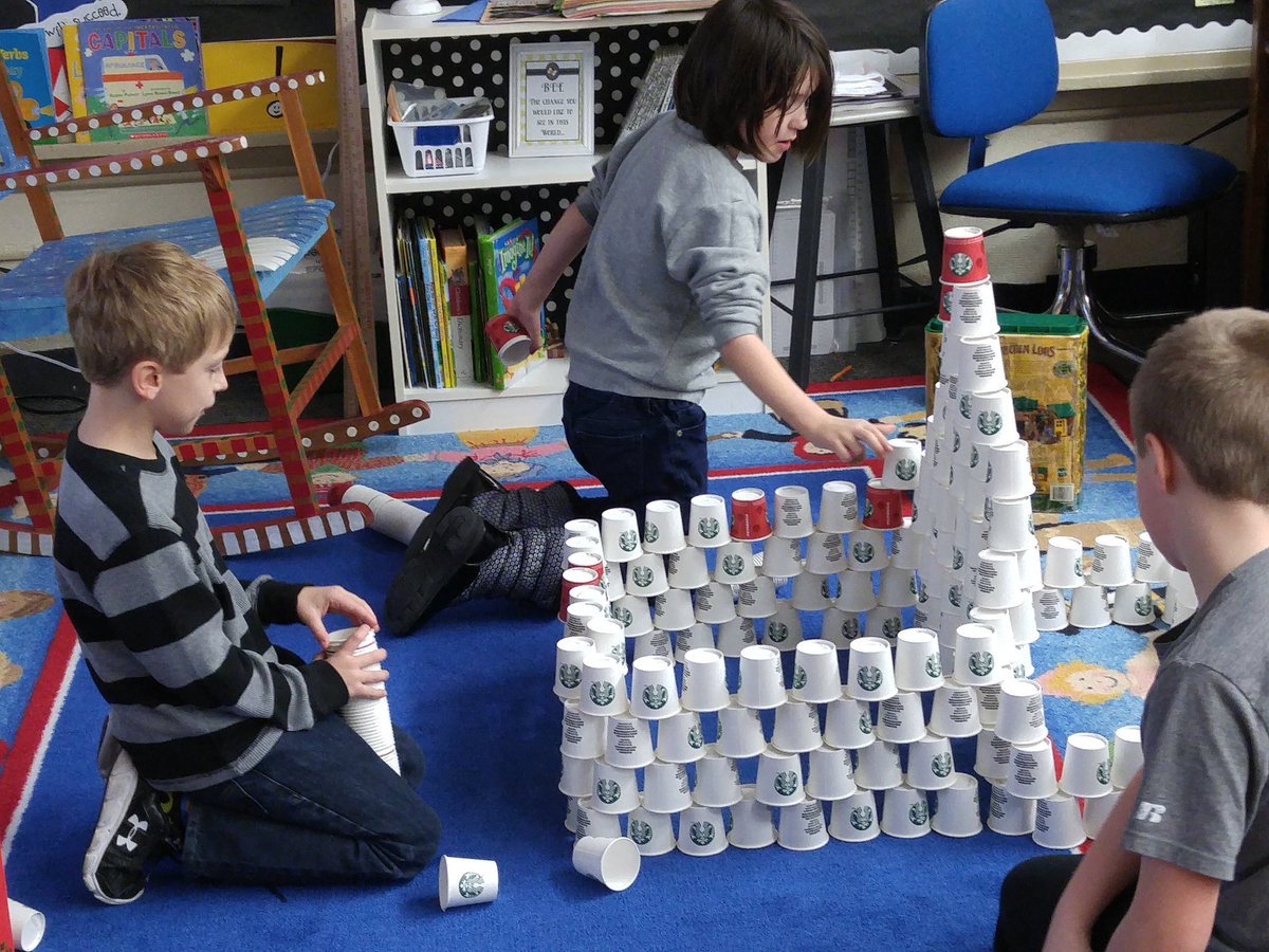 MarshaP14000900's tweet photo. #WalnutPatriots, #EmporiaUSD253rd, #EmporiaProud, look what paper cups do! https://t.co/Q3NoDLUOmd