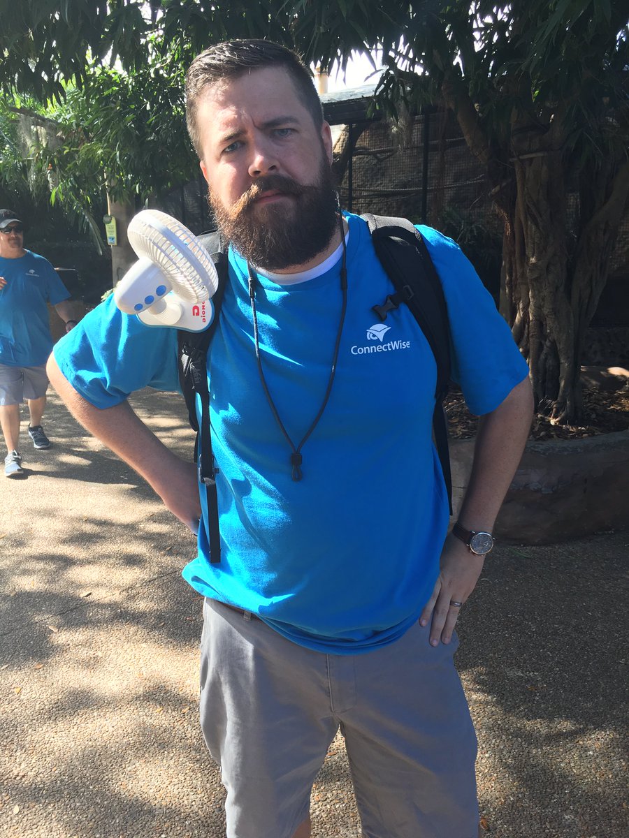 JM_Vox's tweet photo. This @TheGoGame team member is rocking the #beardfan. That's right! Beard. Fan. #whoa #TampaBay #bushgardens #playlikeitsyourjob https://t.co/tnilIpINuM