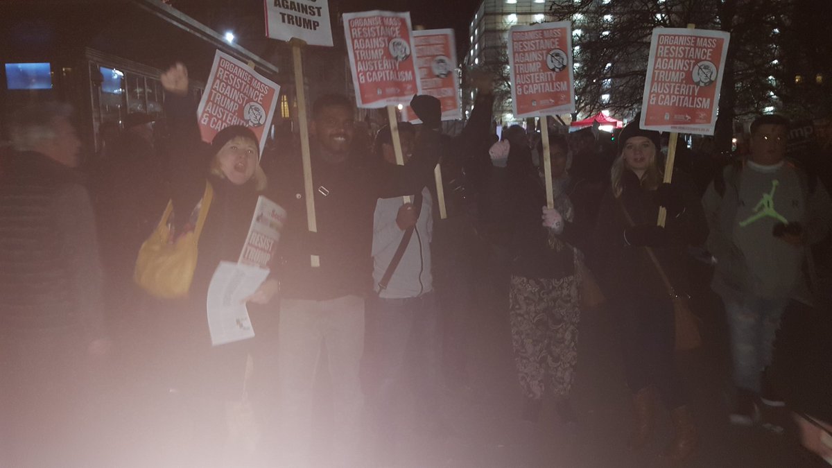 socialistudents's tweet photo. #dumptrump #Inauguration https://t.co/juRbvT9Knk