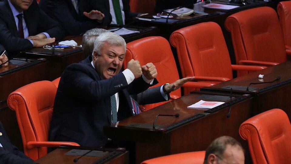 mmg0477's tweet photo. #AcıAmaGerçek
BU ADAM MİLLETVEKİLİ...
 #yazık https://t.co/uMLLJY3jr7