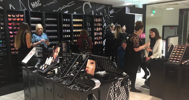 DFNI's tweet photo. #DFNI blog: @MACcosmetics brings ‘wow’ factor to @AeliaDutyFreeUK store at @BelfastAirport #travelretail #dutyfree https://t.co/QETAoRBF7l https://t.co/8VRHKL9EKm
