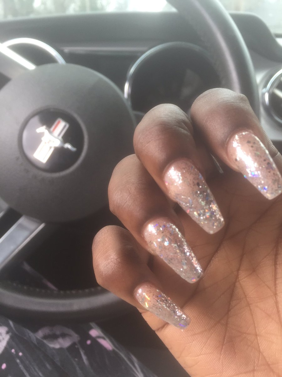 Goonmanda_'s tweet photo. @ShowYourClaws https://t.co/PjfYbb847O