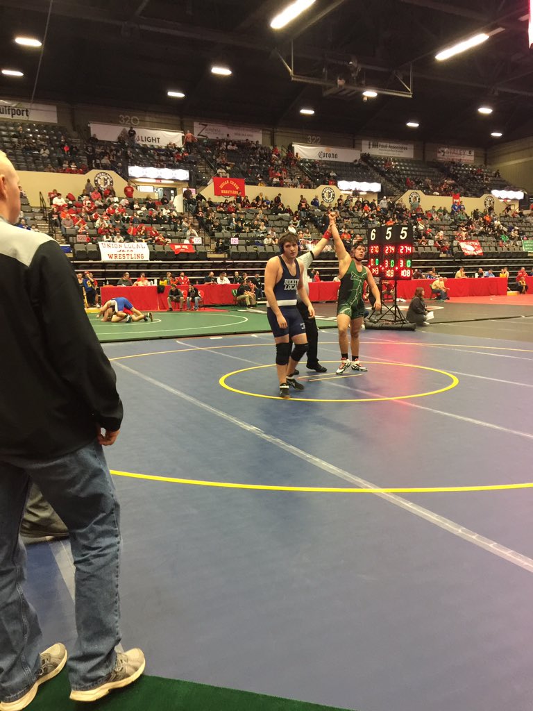 NobleLocal_SD's tweet photo. LeffingwellDan: RT JDenius: Zep Wrestling doing work at the OVAC tournament!! #getbettertoday #cashwins #hardworkp… https://t.co/jpJzezBASC