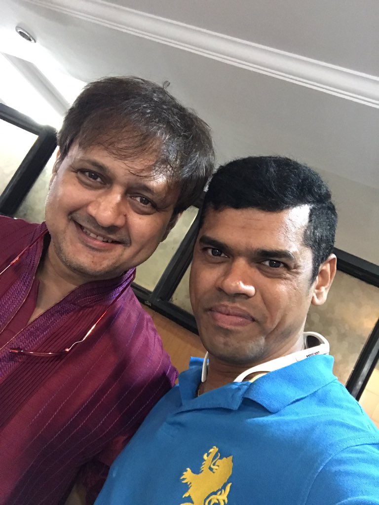 SIDDHARTH23OCT's tweet photo. congrats team
"अमर फोटो studio". 
एकदा फोटो काढून बघाच @BarveSunil @amey_ameyjwagh @suvratjoshi @sakhigokhale #siddhesh n Puja
Superb.. https://t.co/X52hyj1bl3