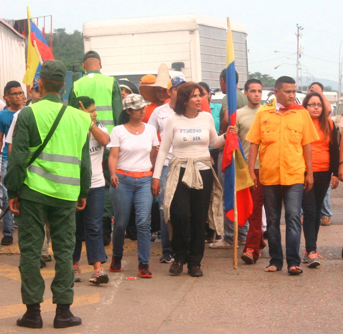 vimmonagas's tweet image. Este #23Ene todos saldremos a la calle a alzar nuestra vos de protesta, queremos elecciones ya! #BastaYa @MariaGMonagas @Eco_Sur @Osmerbri