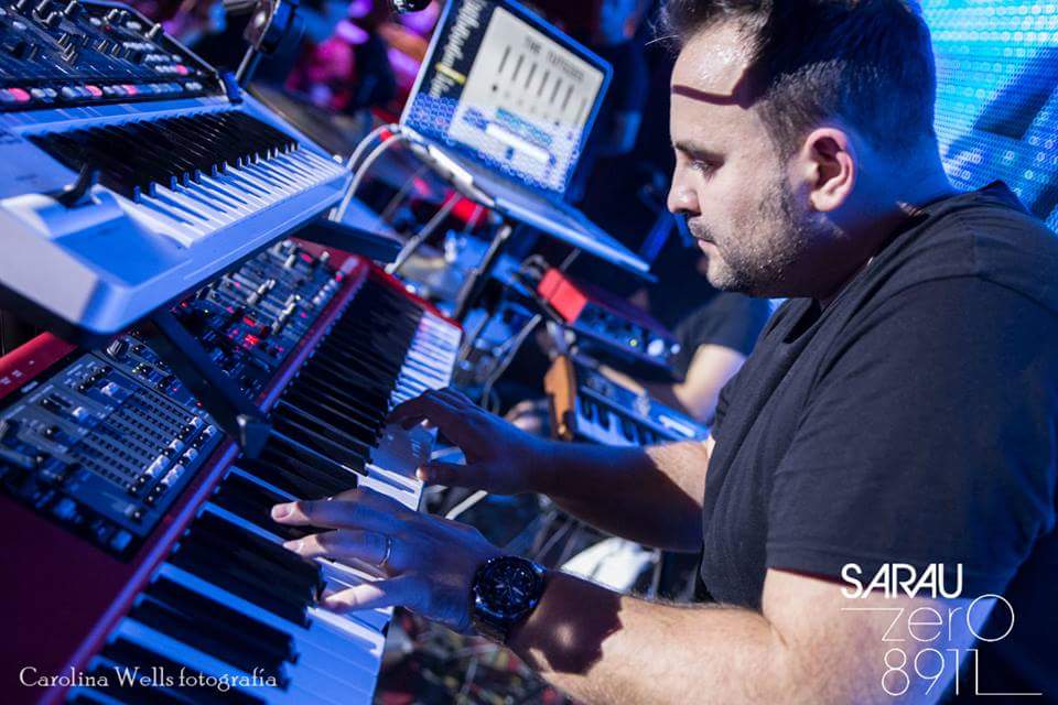 José Carlos Rubio "Metralla" (teclados)
#TheTutsies #keyboard #band #musiclover #synthesizers