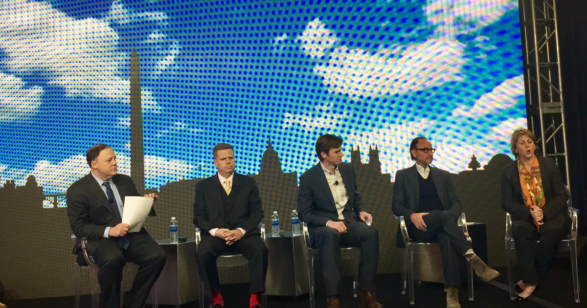 POLITICOLive's tweet photo. LIVE AT THE #POLITICOHUB: #ComingTogether feat. @harrispolitico @sharonwaxman @fisherstevensbk @Collin_OMara. Watch: https://t.co/C04wiKZShf https://t.co/w8XafRu41I
