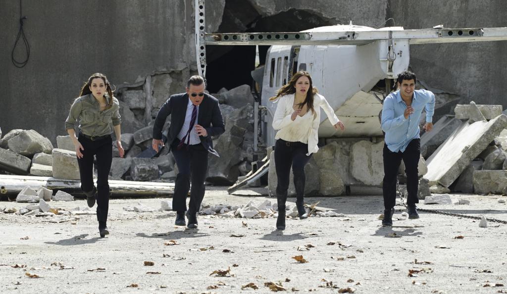 ScorpionCBS's tweet photo. Do you have what it takes to be a real-life fugitive? Take our quiz to find out: https://t.co/G3O4WnT2Ms #TeamScorpion https://t.co/MgRcsAaExH