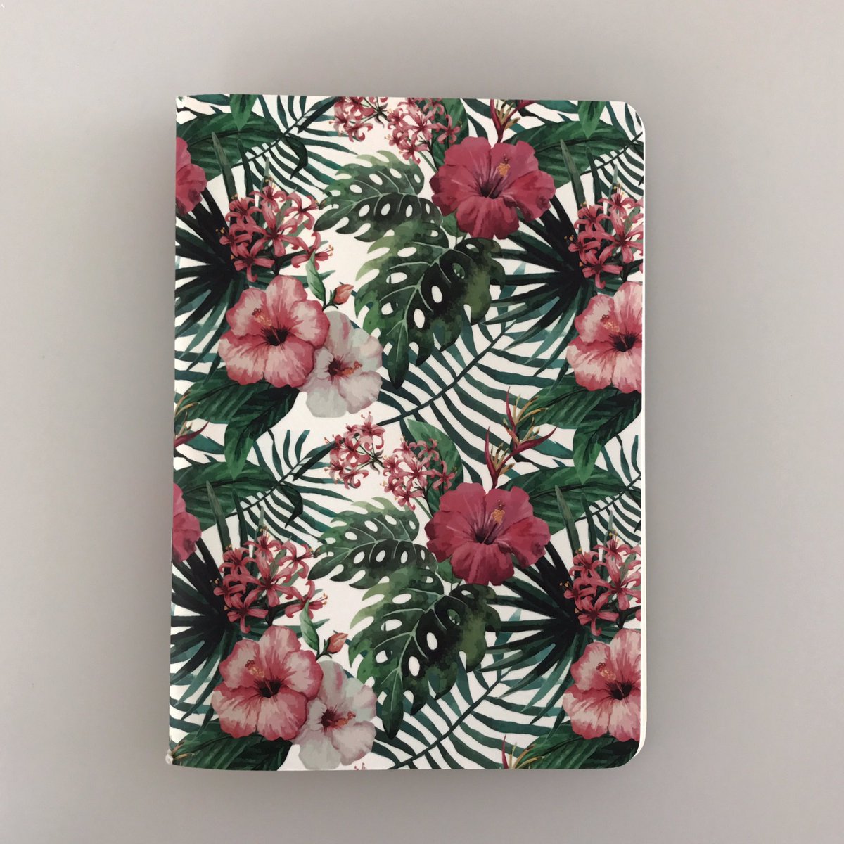 Laika_Notebooks's tweet photo. Visítanos este fin de semana 21 y 22 en Jalapa 90. @BunkerBazar Y conoce nuestra colección Tropical.  #consumelocal #laikanotebooks #design https://t.co/nP1mu6MWed