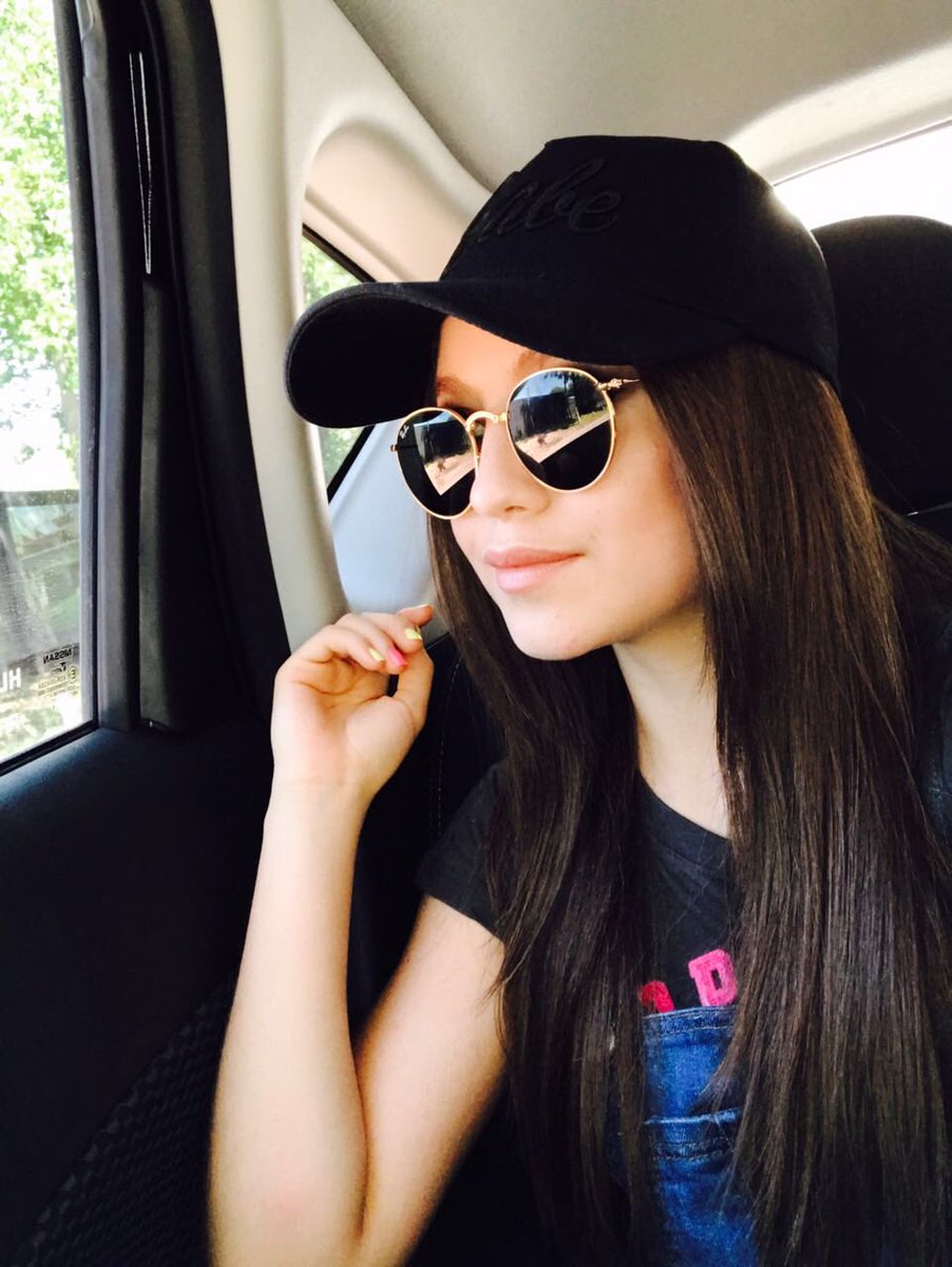 karolsevilla tweet picture