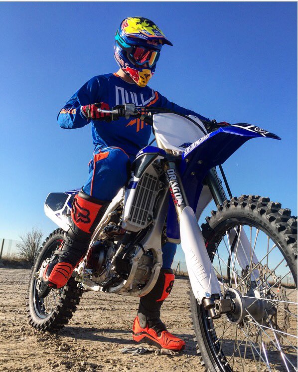 Heureux de vous annoncer que je serai au guidon d'une 450 Yamaha - Dedoncker pour la saison 2017 !