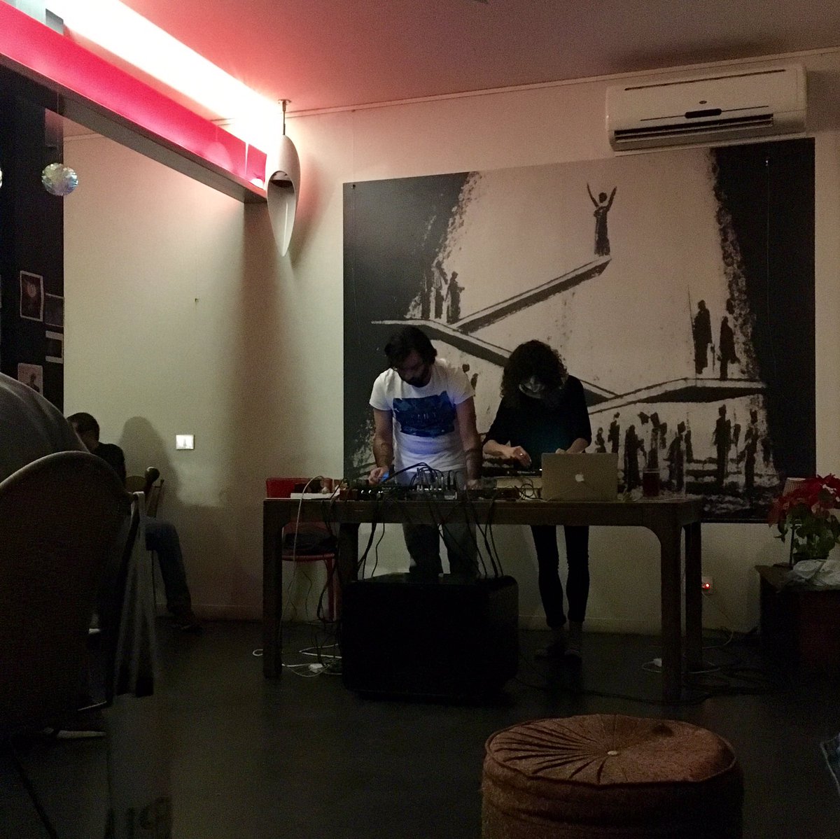 <a href="/TheMouka/">TheGreatMouk</a> &amp; Elise <a href="/Dawawinebeirut/">Dawawine دواوين</a> #live #jam session #beirut