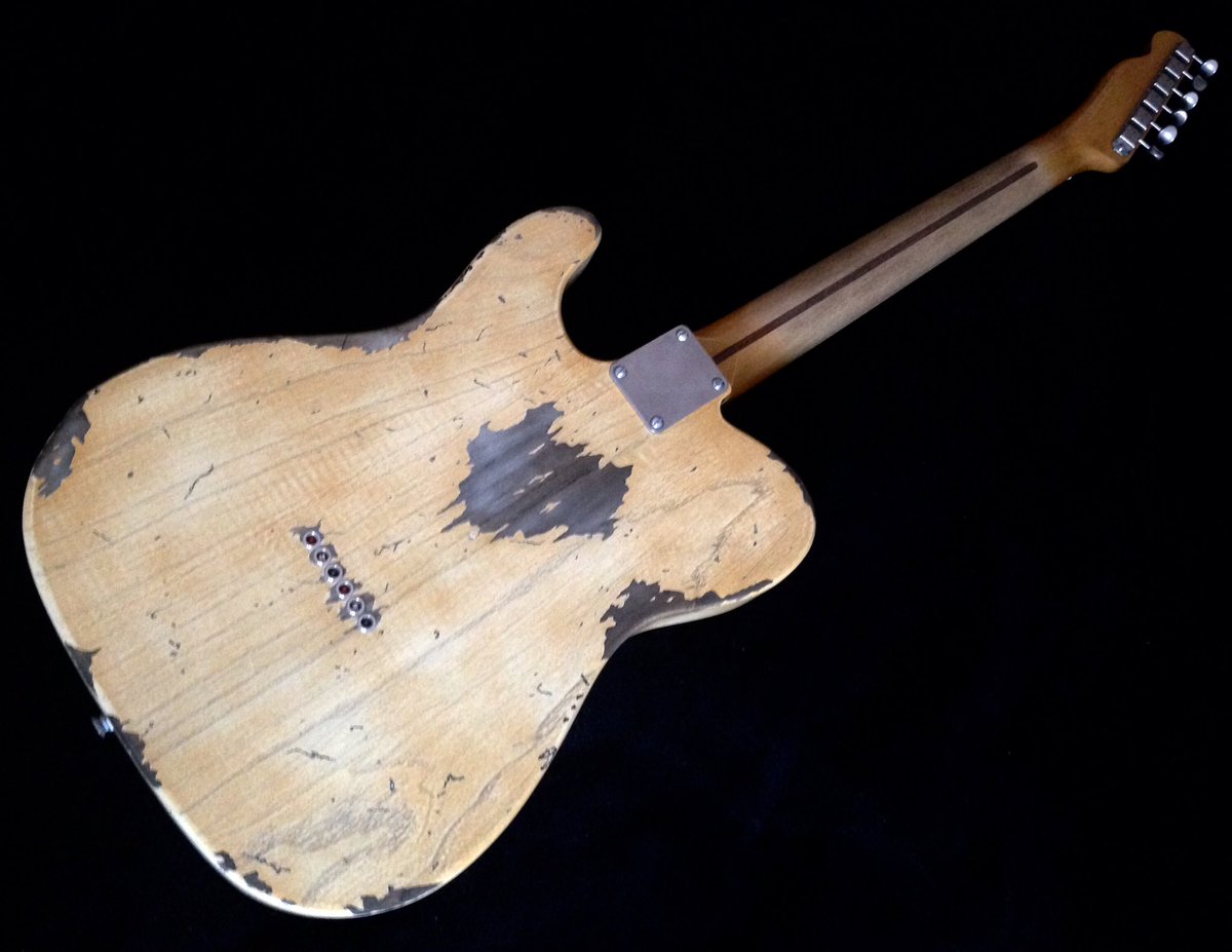 RatMonkeyguitar's tweet photo. She even looks great from behind!.. love it! Want it!.. I wanna keep this one..😍😍 https://t.co/qPhWjYJyn2