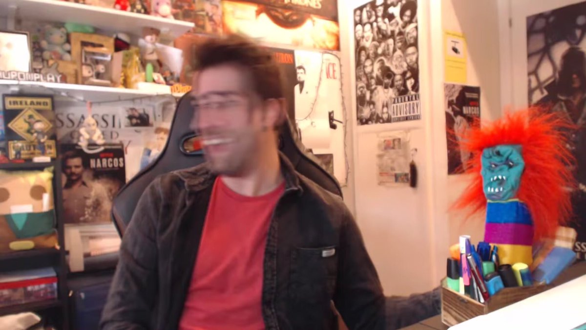 auronplay's tweet image. &quot;Yo no he electrocutado a ningún gato, yo sólo he dejado la raqueta en el suelo para que se electrocute&quot;