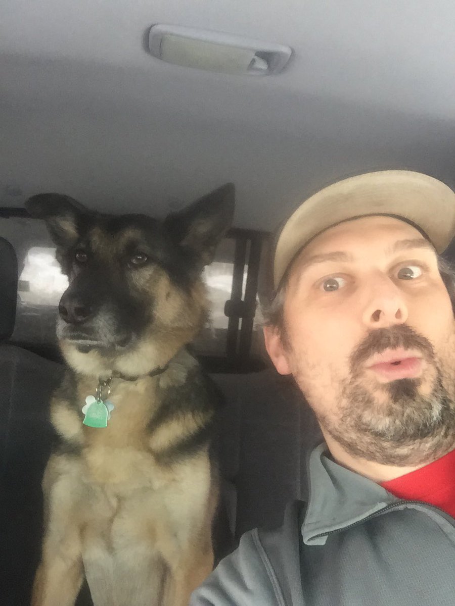 TumbledownBrew's tweet photo. Delivery truck #photobooth fun with #deliverydog. #timeforatumbledown https://t.co/aW0wdVoQT0