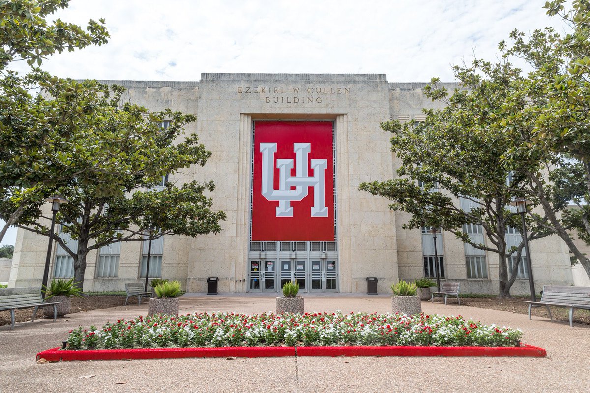 PaceinAction's tweet photo. Happy Friday, PACE Family! We are gearing up for our 2nd College Tour taking place at #UofH on Sat 2/18! RSVP Here: https://t.co/DBywg3sw7X https://t.co/N0qXcfawgE
