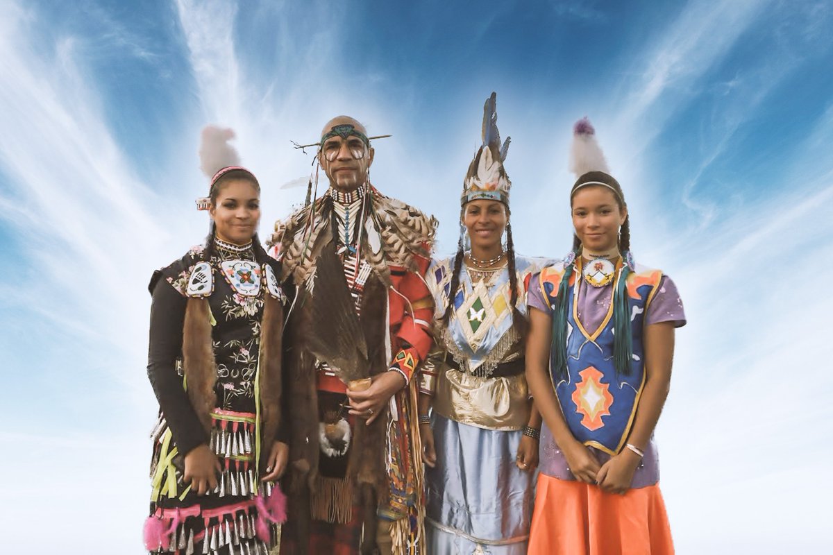 flyingbow's tweet photo. Meet some of our new @flyingbow artists! #Diversity #ArtistMissionaries #FlyingbowGrows --- https://t.co/Hjq0kGQV6h https://t.co/wNbPjVgGkd