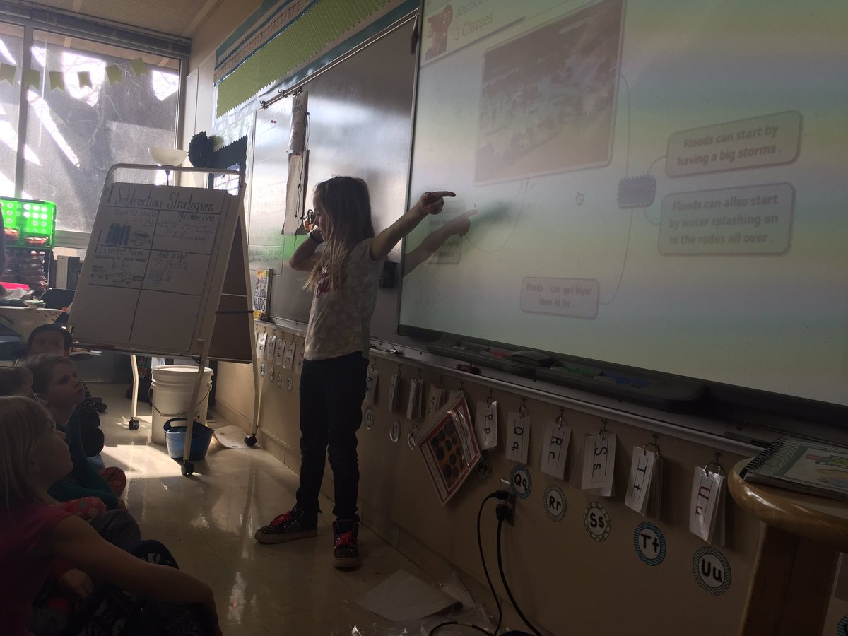 jtsdnixa's tweet photo. Using mind maps to organize information when presenting on natural disasters in #lowder2 class. https://t.co/iA0HHZUjTB