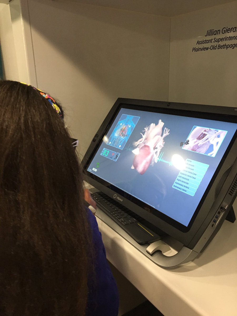 MrsVolksClass's tweet photo. Collaborating together with zSpace Virtual Reality @TatankaSTEM_MN https://t.co/ulb3TNeSYf