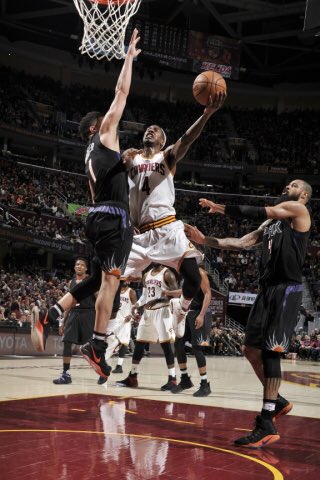 ShUmpdates's tweet photo. January 19th, 2017
Suns vs. Cavaliers 103 - 118 https://t.co/OxDp9AyVSh