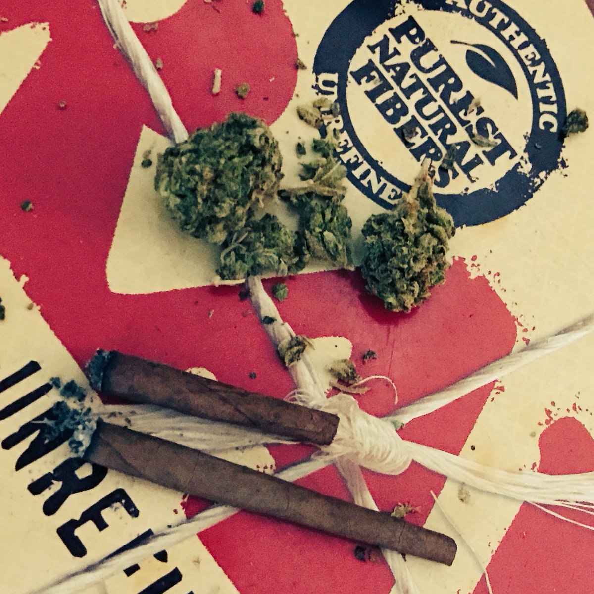 YamMePlz's tweet photo. His and hers blunts #fortheculture https://t.co/tfVE8D0lSZ