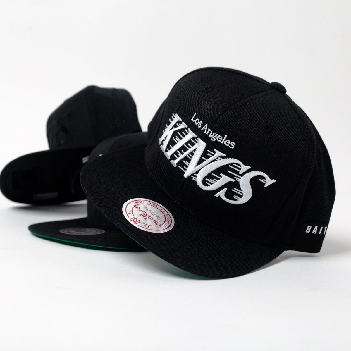 Bait x NHL x Mitchell and Ness Los Angeles Kings Classic Chevron Snapback Cap (Black / Gray)
