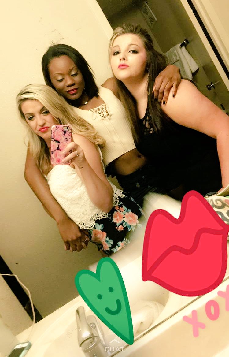 ShaniaHoof's tweet photo. s/o to these humans for taking care of me last night. love y'all sm,fr!! can't wait until we hit the finish line omg!💘 @haleymclelland https://t.co/rOyqMHjr2u