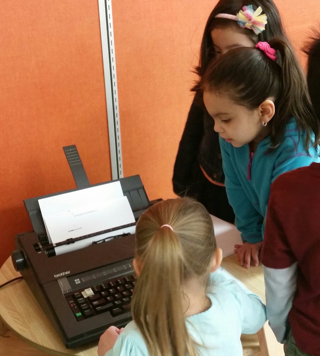 gardengirl416's tweet photo. Exploring a bit of Past and Present during MLK week and wondering what this machine is!  #wherestheprinter #wheresthescreen @SullyES_LCPS https://t.co/r6KK307tsG