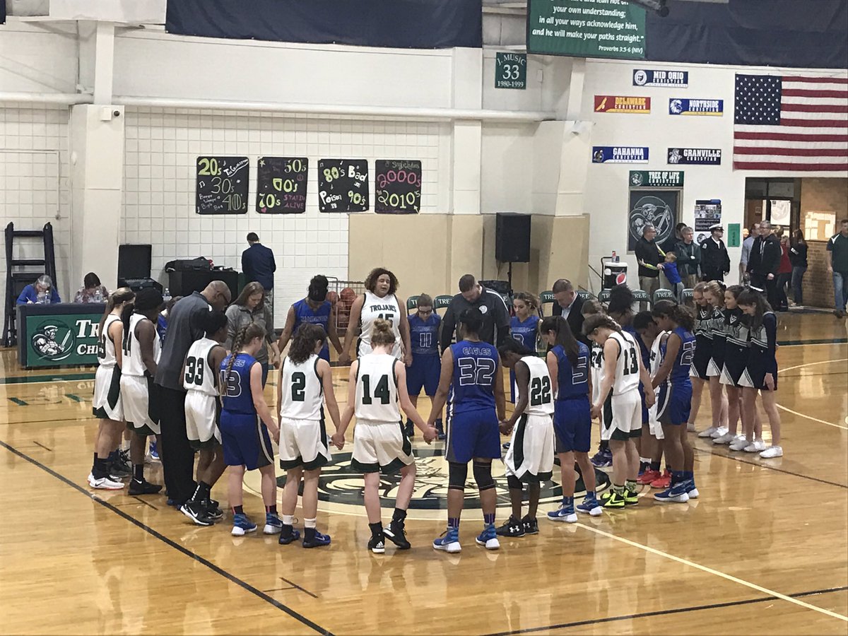 MOCALathletics's tweet photo. @mcseaglesoh vs. @TOLCSathletics   best way go end any competition. https://t.co/ToMfx7zRMD