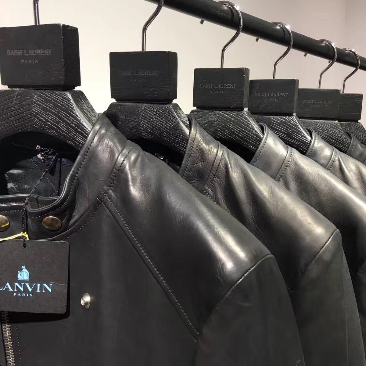 yu_rell's tweet photo. Lanvin very cool biker leather jacket, now I will offer you special price to get it! #fw16 #leatherjacket #lanvin #fw16collection #fashion https://t.co/PMDM5pHST9