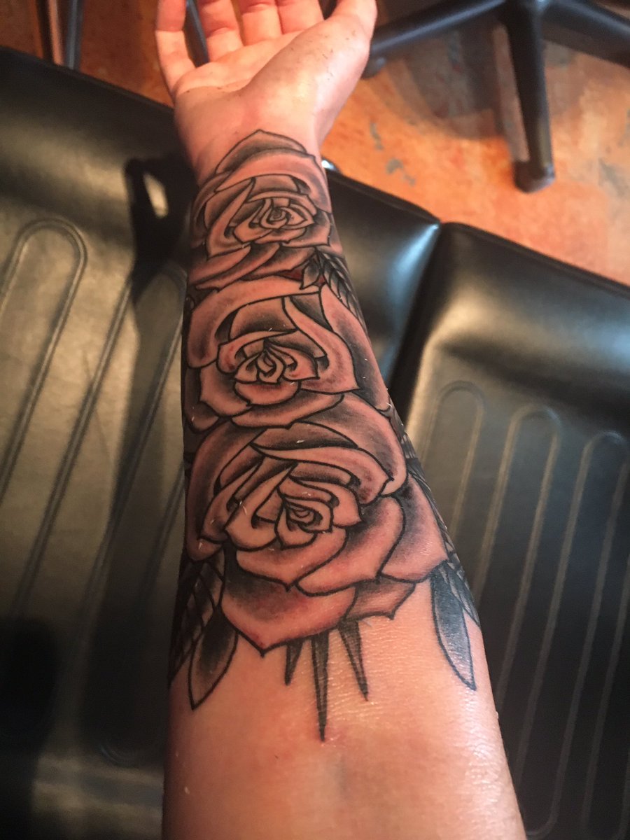 raiinstorm7's tweet photo. 💉😈 https://t.co/emVVAbl9HD