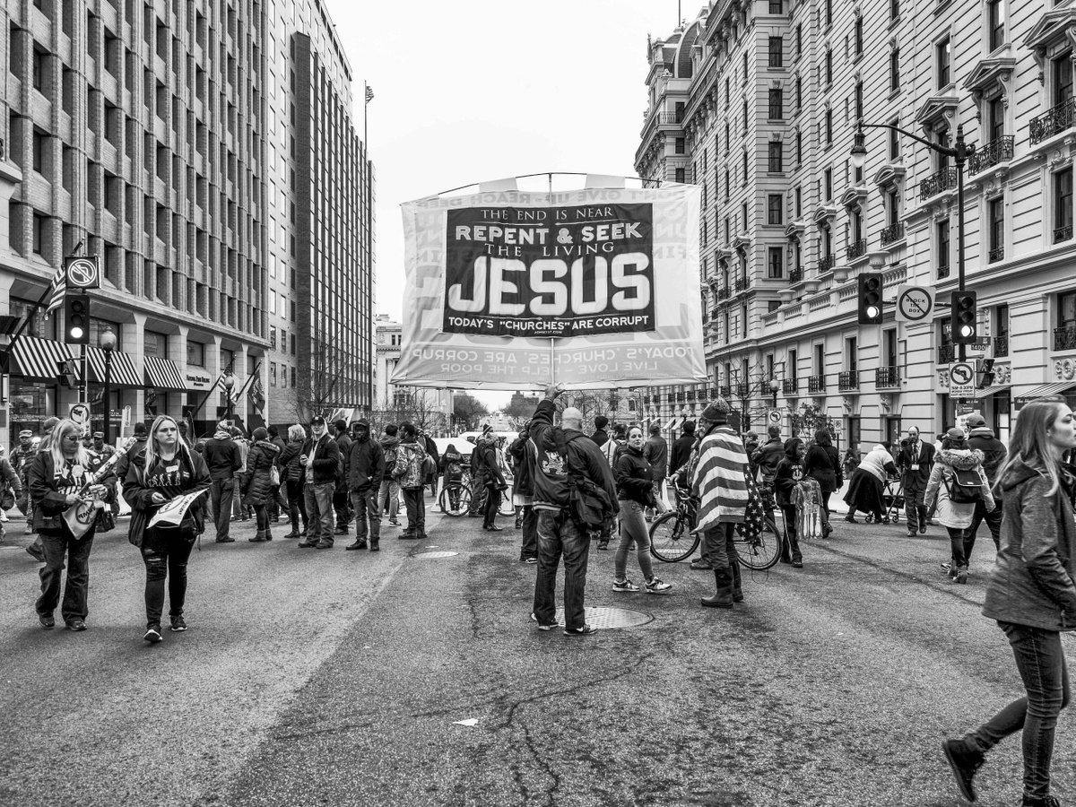 Fotosapian's tweet photo. #500prxtg On the periphery of Trump's inauguration, the dissent was mounting. DC expects more than 200,000 protesters tomorrow. https://t.co/8iPJmy7AFQ