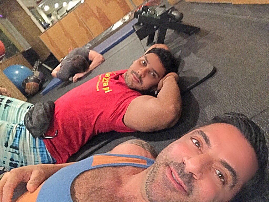 tquarterpounder's tweet photo. #abtime #workout #tonythetrainer #completebody https://t.co/mYyKNEdBG9