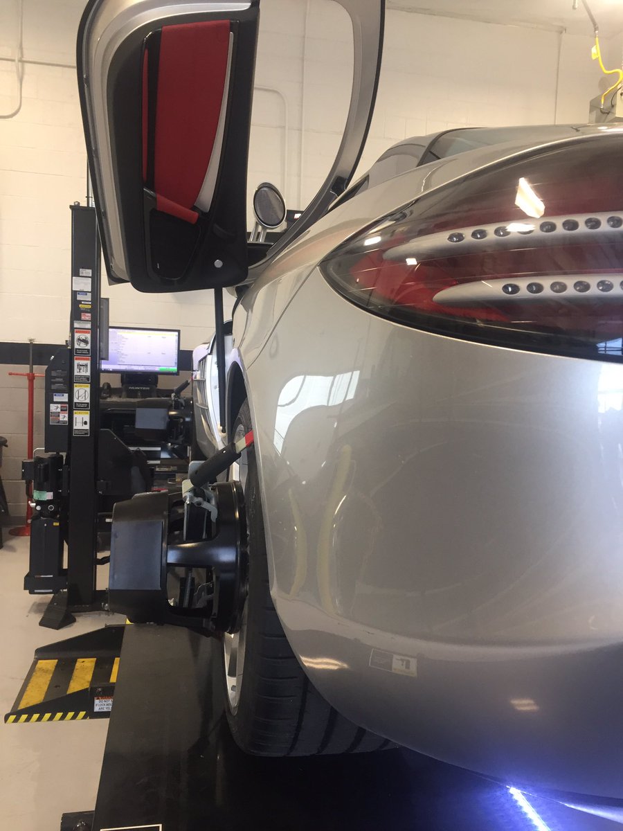 AMG_Tech's tweet photo. SLR alignment after corner weighting. #slr #mercedesbenz #amg #mclaren https://t.co/k854j6nlQc