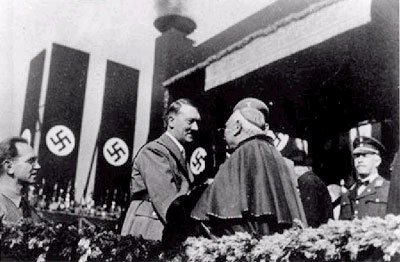 GerardoA57's tweet photo. No olvides que "Hitler" también dialogó con la iglesia y con los que pensaban diferente, igual  asesinó 17 millones. https://t.co/TqWnItwDkV
