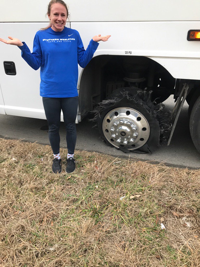 SWUTrack's tweet photo. This is what happens when Amy drives for 20 min road side break on the way to Liberty https://t.co/DZTln4U2rA