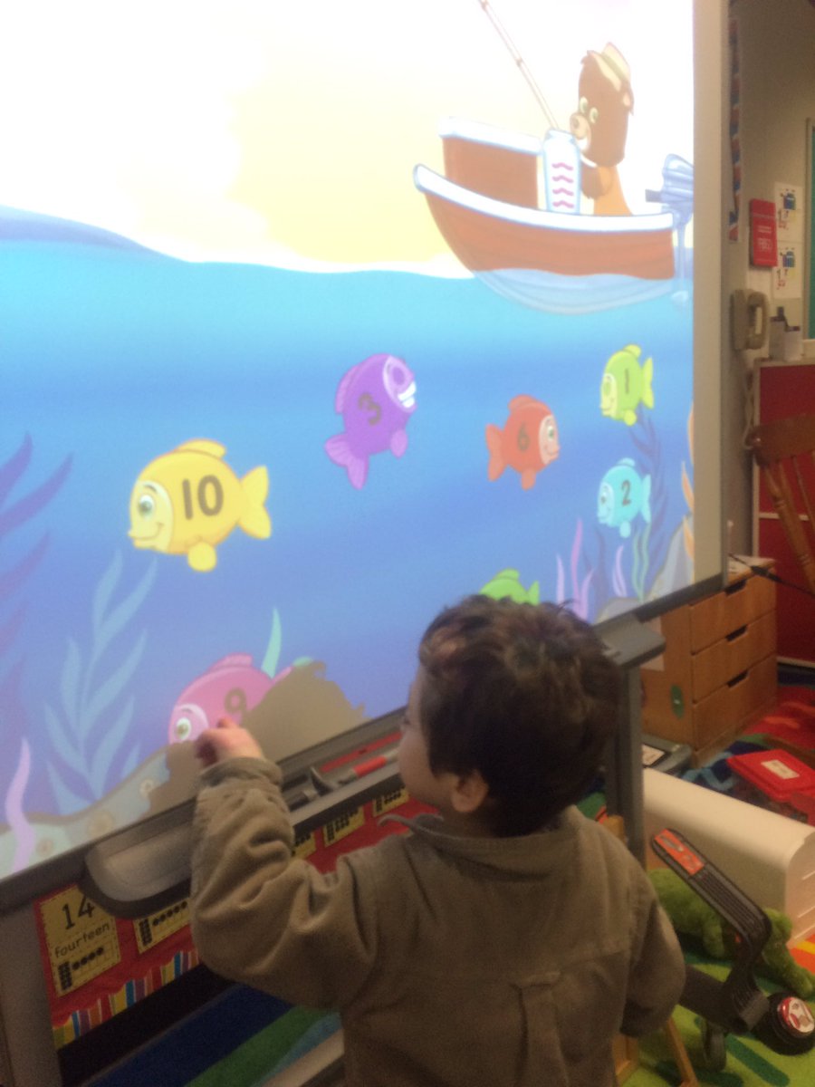AlexisRosalesPK's tweet photo. Fishers of numbers! #NumbersIdentification #SmartBoardActivities #PPCD @BPE_Broncos https://t.co/zMDUkf5Q37