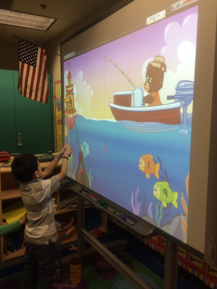 AlexisRosalesPK's tweet photo. Fishers of numbers! #NumbersIdentification #SmartBoardActivities #PPCD @BPE_Broncos https://t.co/zMDUkf5Q37