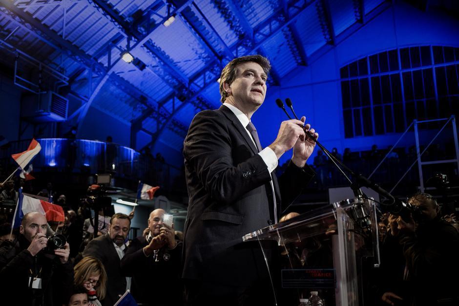 courrierinter's tweet photo. Vu de l’étranger. Arnaud Montebourg, “le Bernie Sanders français” #PrimaireGauche #France https://t.co/r0btCLBPZA https://t.co/eigsHfGxqK
