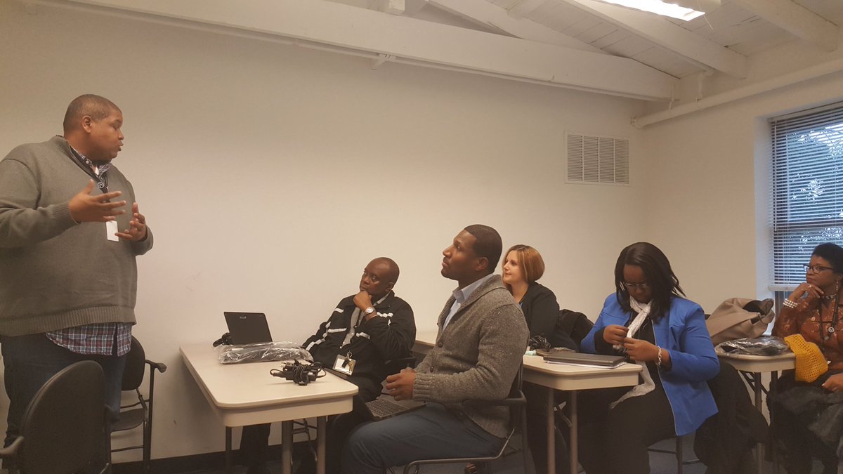 khwtekgirl's tweet photo. Roll out of Chromebooks @Asbury_ParkSD 4 Elementary ILT's Hard Work Thanks @skgray1 @APSuperREP @Prncpl_ERuiz #googleready https://t.co/7ZBG2sJwsK