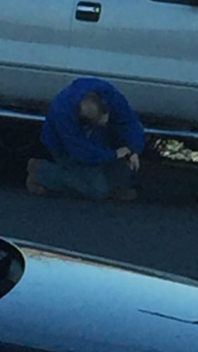 Yourboykeith50's tweet photo. a rare sighting of me working on my truck https://t.co/YLBp7FZeqH
