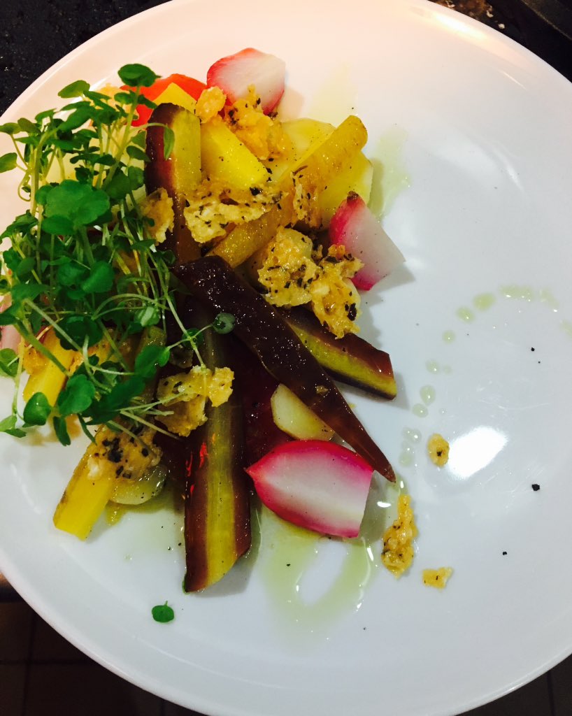 Du nouveau pour vos papilles au Pullman. Légumes-racines, xérès, parmesan.#miam#desbonsbonslegumes#baravin