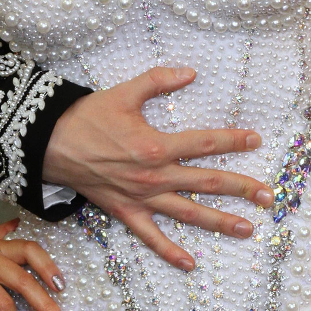 TamaraKarpenko's tweet photo. @NikolaiBaskov star_hands_galleryНиколайБасков2014 #николайбасков #галереярук #звезды #руки
#starhands #stargallery
https://t.co/mUn9XMXQzm https://t.co/QBfKkBjA4l