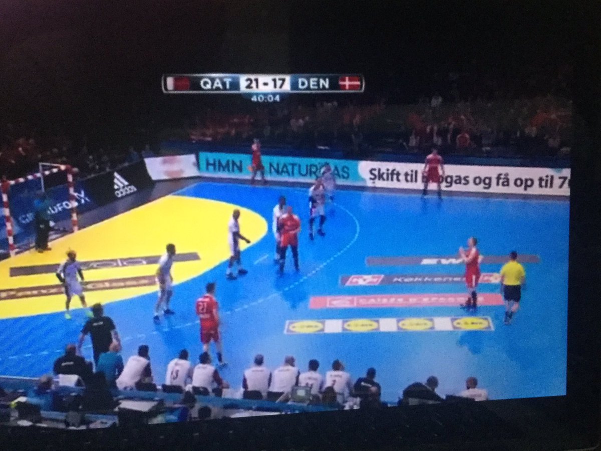 Qatarhandball's tweet photo. .@qatar_olympic @Hand2017 @ihf_info @qgadha @alraya_s @beINSPORTS_MENA 40 ุฏูููุฉ ุงูุดูุท ุงูุซุงูู #ูุทุฑ 21 - 17 #ุงูุฏูู
ุงุฑู
#ููุง_ูุทุฑ ๐ถ๐ฆ๐๐ #ูุฑูุณุง2017 #QATDEN https://t.co/cTk8BCEAea