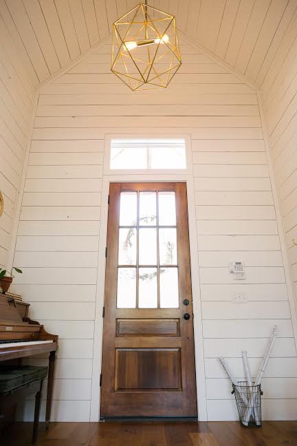 candcbuildersok's tweet photo. Let's build you a home like this! We love this custom! Contact us soon! #farmhouse #industrial #norman #buildinghomes #candcbuilders https://t.co/f8IrHzLnPC