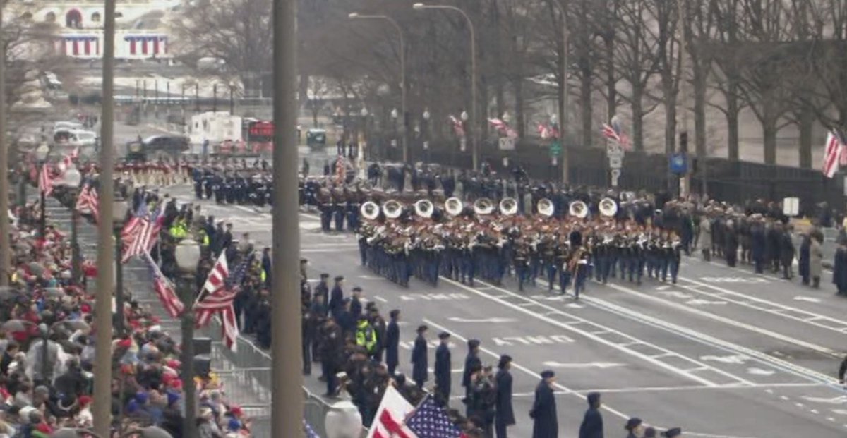 WATCH LIVE Inaugural parade through streets of Washington, DC bit.ly/2kb3zGb https://t.co/rUDWuuqBH2