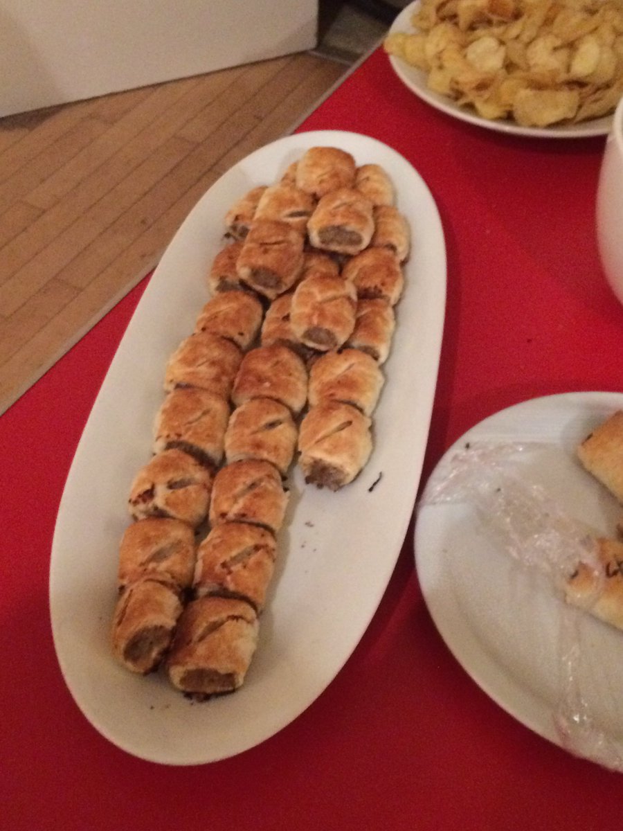 pactriathlon's tweet photo. Discussion &amp; #athletes food at our AGM looking forward a great #2017 #triathlon https://t.co/R1dMa1NhK8