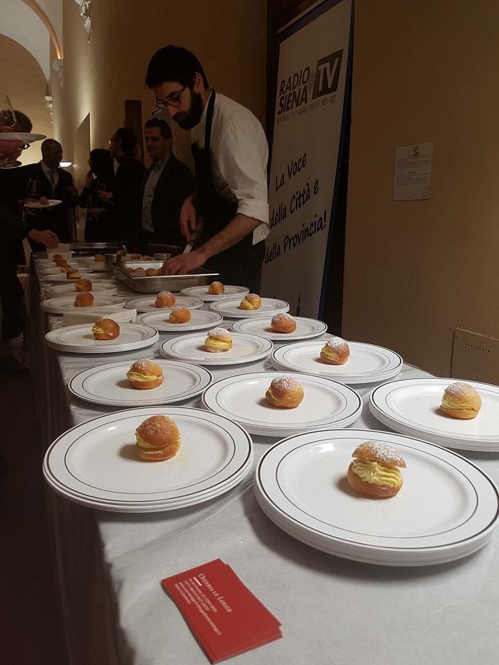 MeranoWineFest's tweet photo. Small Plates Gala: si chiude in dolcezza con Osteria Le Logge e ristorante Il Campaccio #winesiena2017 https://t.co/7qQeJg6k77